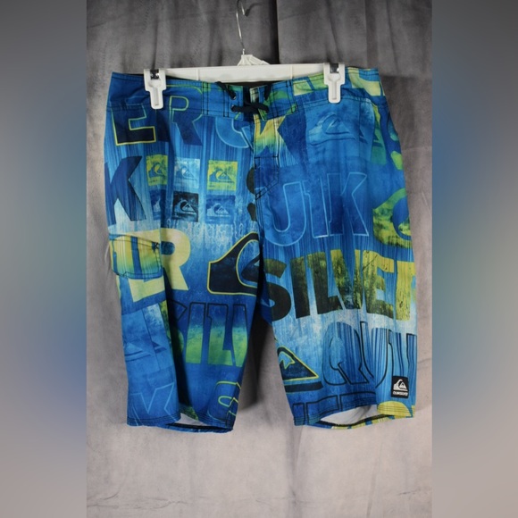Vintage Quicksilver Board Shorts Blue All Over Print AQYBS00426 Mens Size 33 - Picture 1 of 4